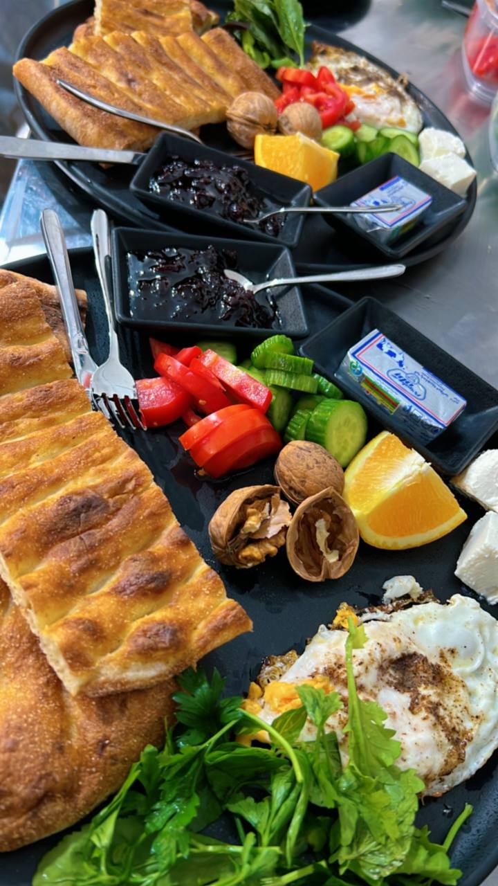 سینی صبحانه ایرانی (سرد)